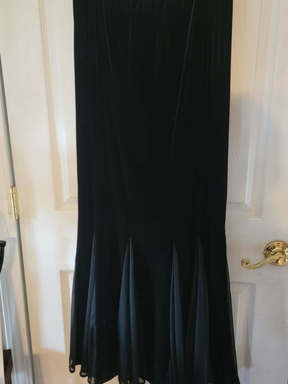 Black Velvet Flared Hem Women's Skirt